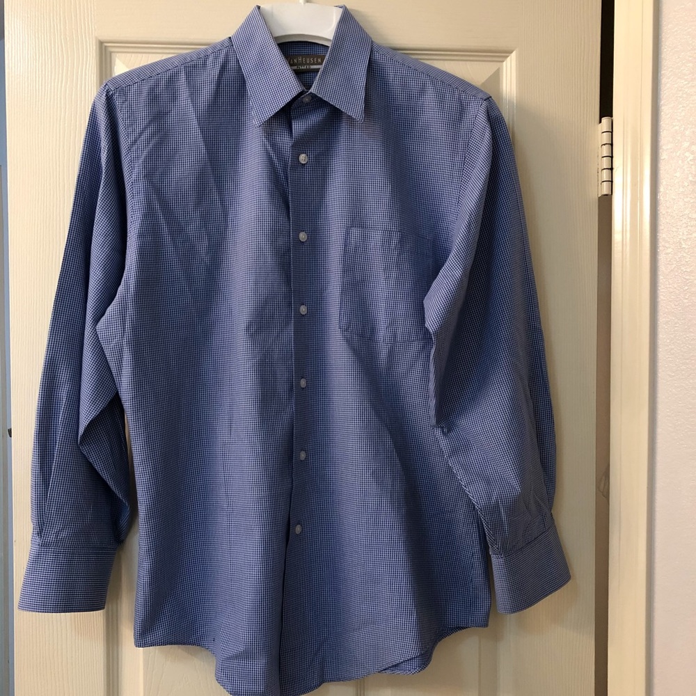 🎉SALE🎉 Men’s VanHeusen Button Down Shirt